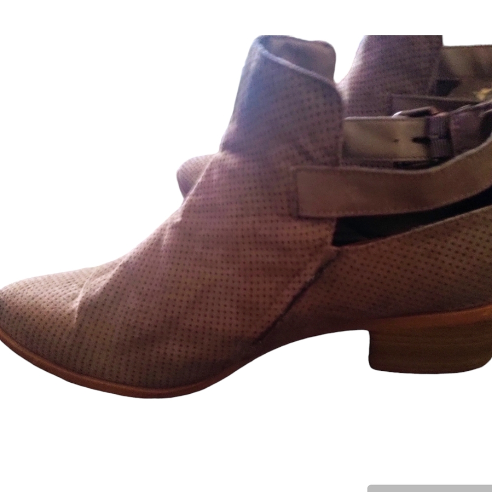 Booties - Picture 3 of 4